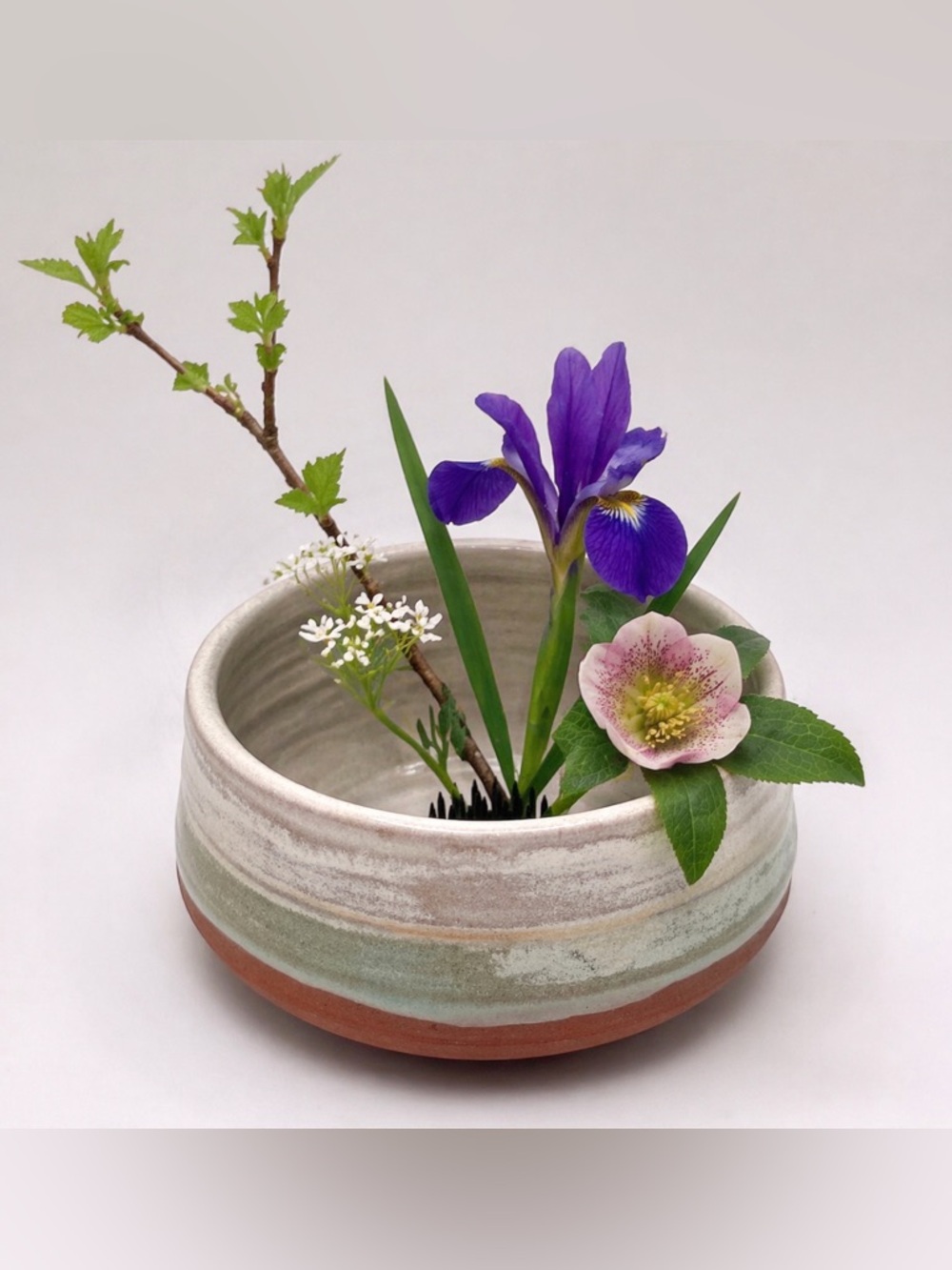 🌿 Artisan Pottery Ikebana Vase with Kenzan – Earth Tone Glaze 🌿